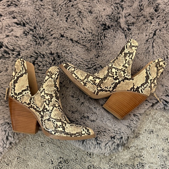 Abound Shoes - Abound Snakeskin Ankle Booties